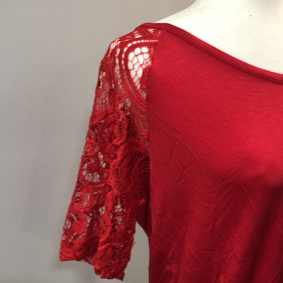 Red blouse - Picture 2 of 4